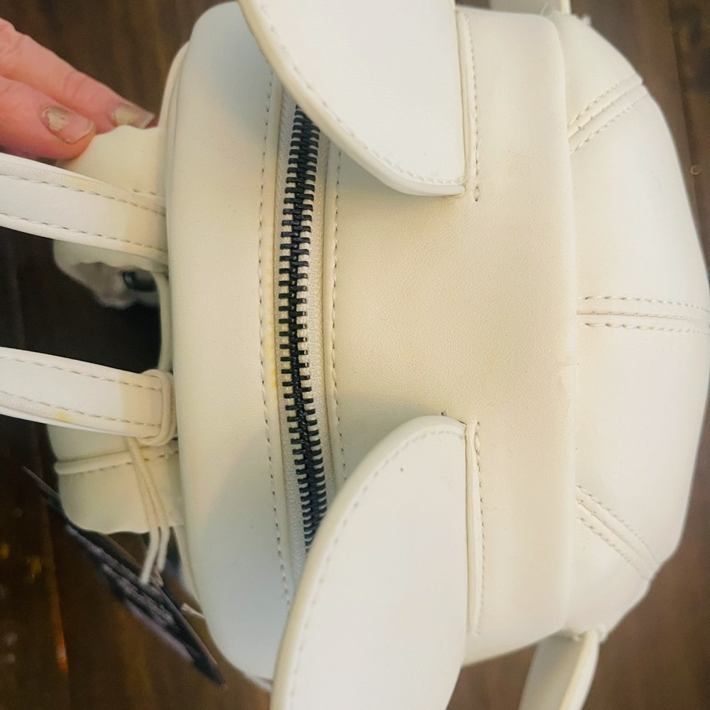 NWT glow flaw! Loungefly Mickey White Ghost Backpack - Picture 8 of 10